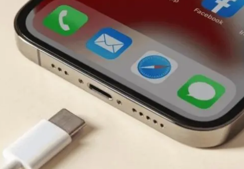 霸州苹果15维修分享iPhone15改USB-C接口后能和安卓用户互借充电器吗 